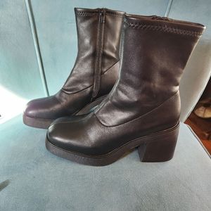 Black platform boots size 9 "A new day" Like New